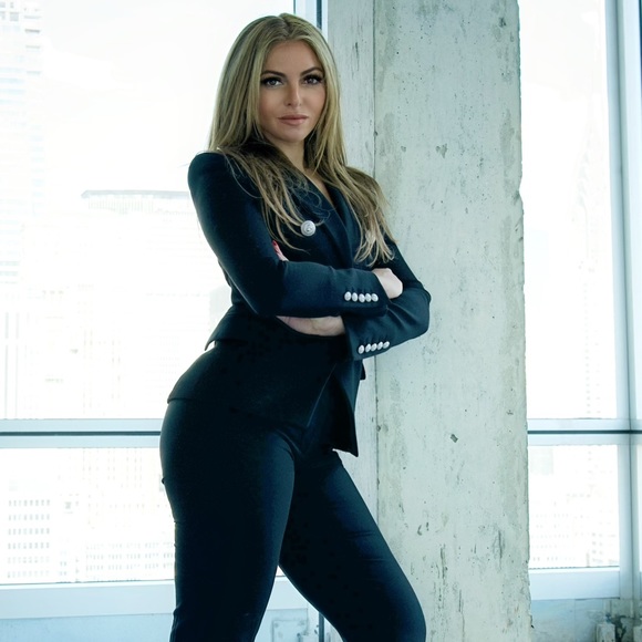 Meet your Posher, Eleonora - Picture 5 of 16